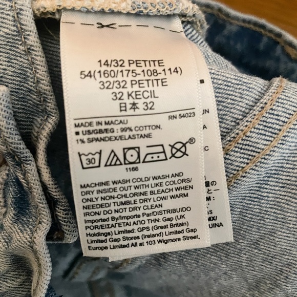 Gap Distressed High Rise Cheeky Straight Jeans with Washwell Light Destroy Wash - Picture 5 of 11